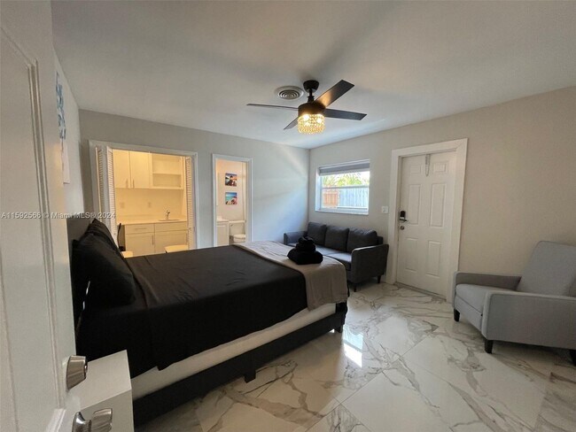Foto del edificio - 1479 Southeast 4th Avenue Apt #1479, Deerf...