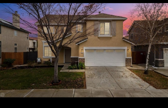 Building Photo - 1924 Rochester St