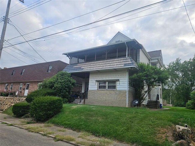Building Photo - 1709 4th Ave