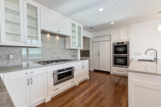 Foto del edificio - 1 W Century Dr