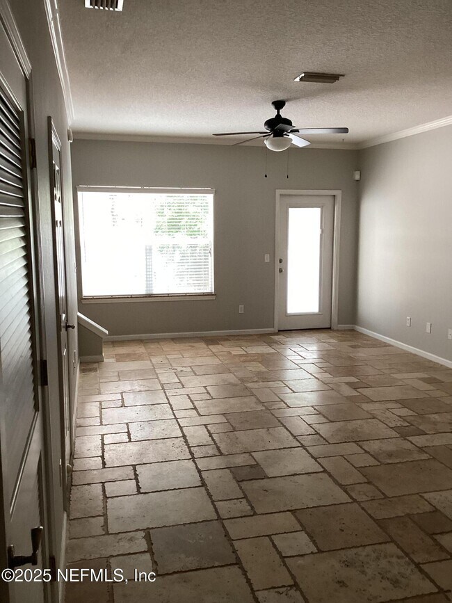 Foto del edificio - 419 Southern Branch Ln