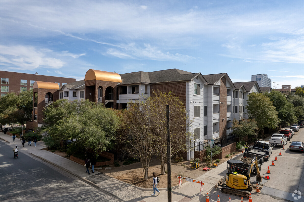 Primary Photo - Centennial Condominiums