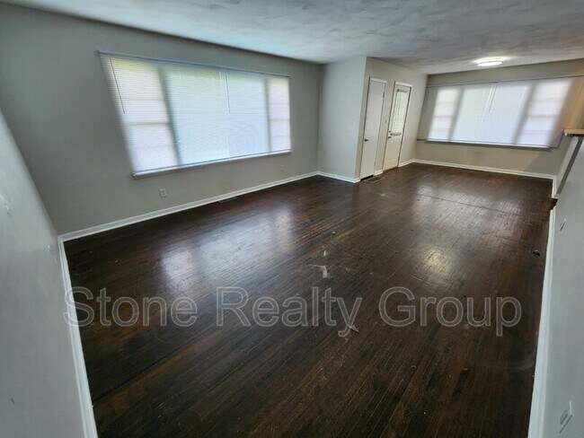 Building Photo - 24 S 19th Street