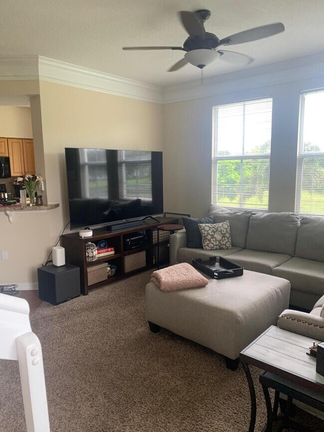 Foto del edificio - 2058 Alta Meadows Ln