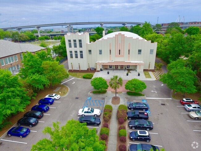 Building Photo - 1000 King