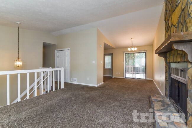 Foto del edificio - 4255 Mountain Glen Trace