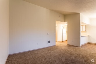 2BR, 1BA - 884 SF - Crescent Park