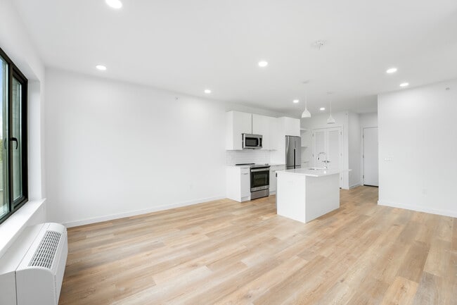 Building Photo - 803 South