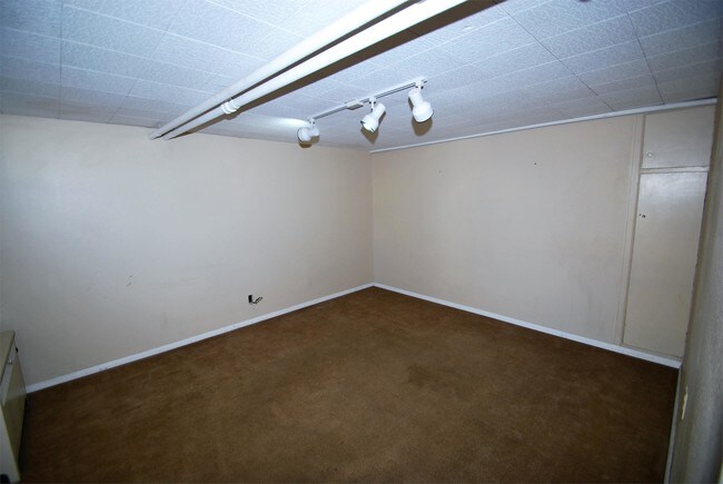 Building Photo - 234 E 100 N