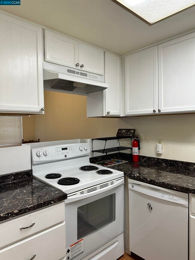 Foto del edificio - 3641 Clayton Rd