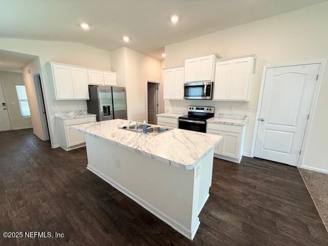 Foto del edificio - 8118 Meadow Walk Ln