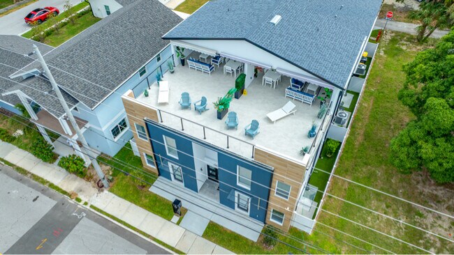 Building Photo - 527 N Garden Ave