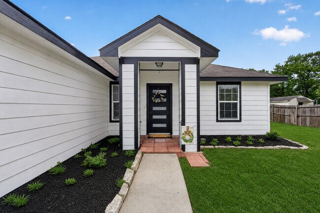 Building Photo - 16348 Ryan Guinn Way