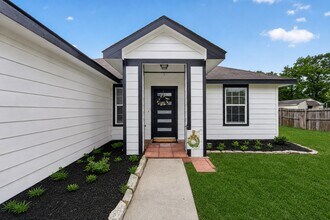 Building Photo - 16348 Ryan Guinn Way