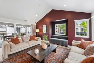 Building Photo - Stoneridge Apartments