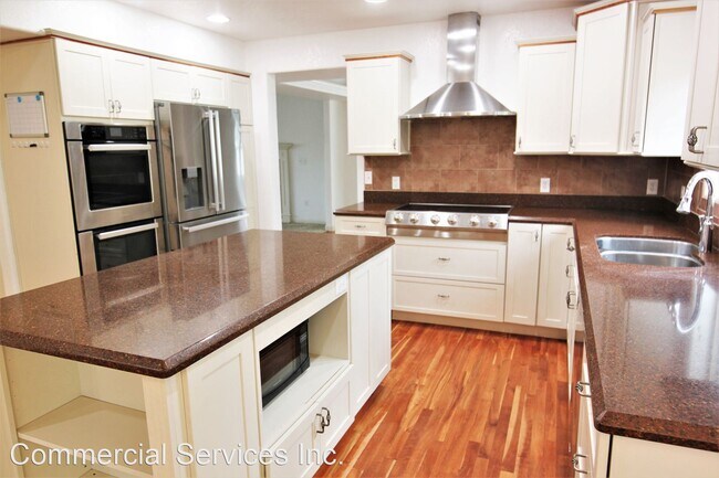 Foto del edificio - 4 br, 2.5 bath House - 3600 Vista Royale