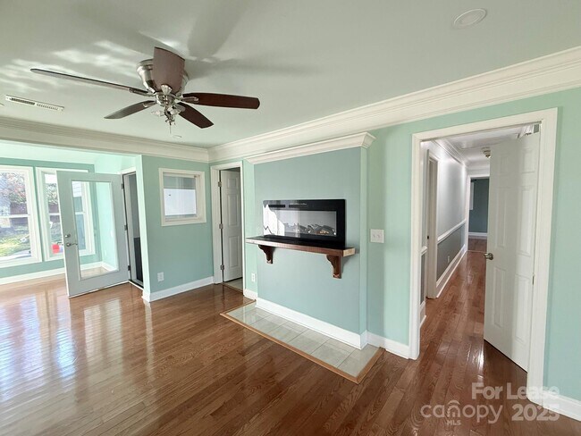 Foto del edificio - 6124 Williams Rd