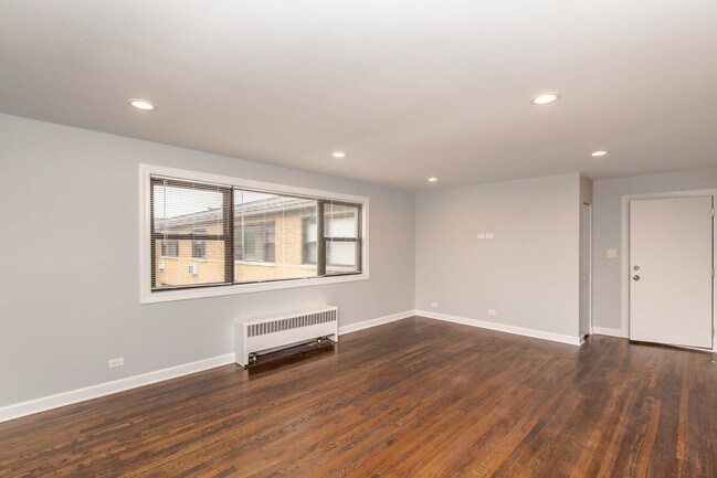 Building Photo - 6801 N Ridge Blvd
