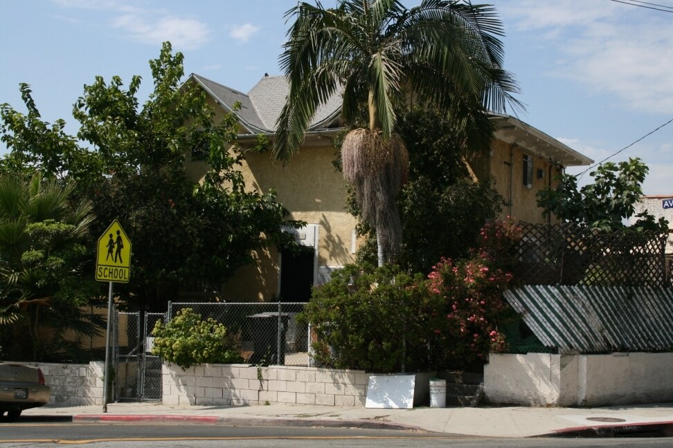 Foto del edificio - 145 E Avenue 35