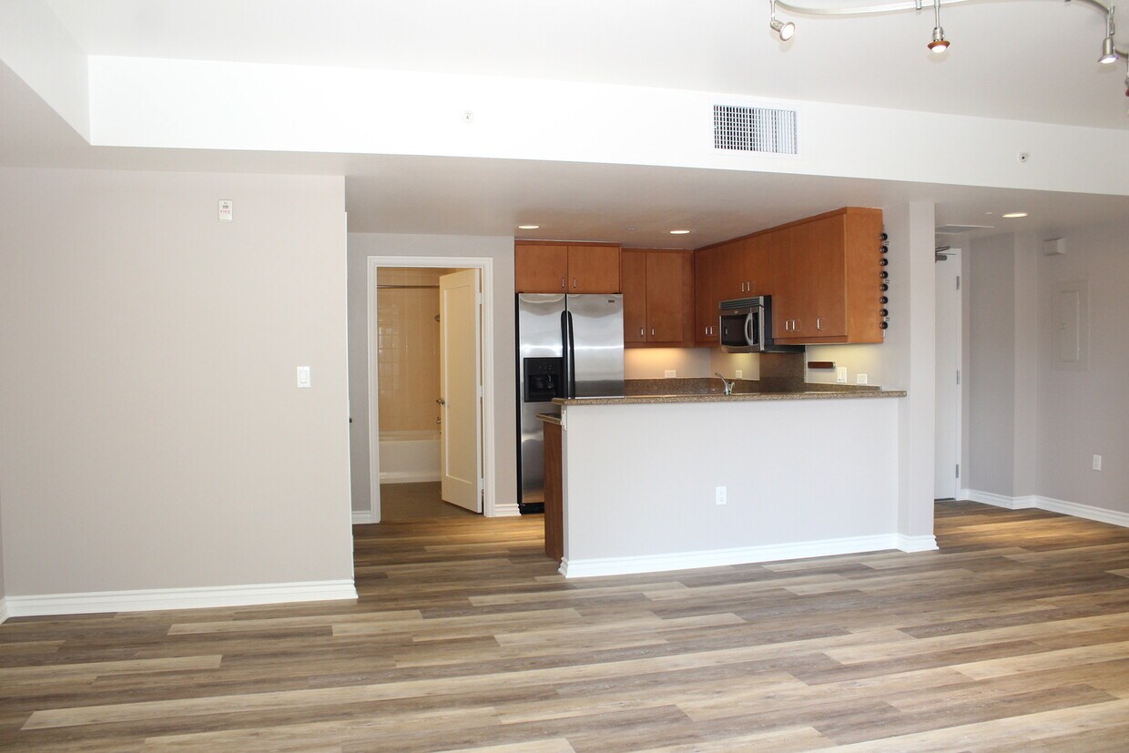Primary Photo - Gorgeous Studio w/ Upgraded Kitchen, A/C &...