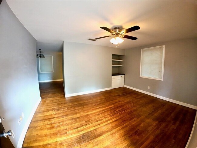 Foto del edificio - 4654 Cottonwood Dr
