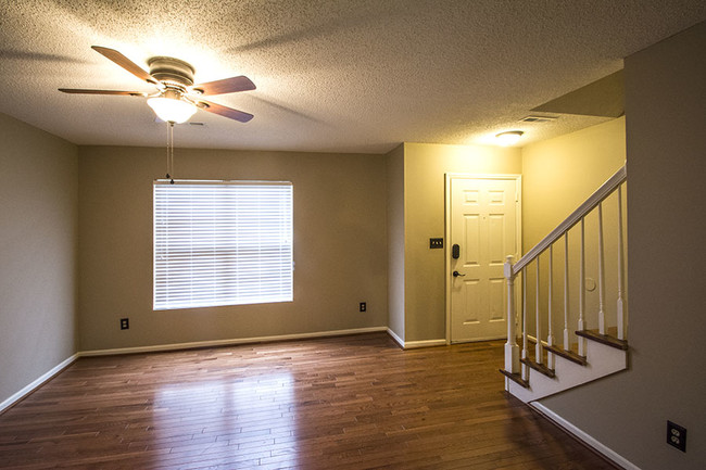 Living Room - 1610 18th Ave NE