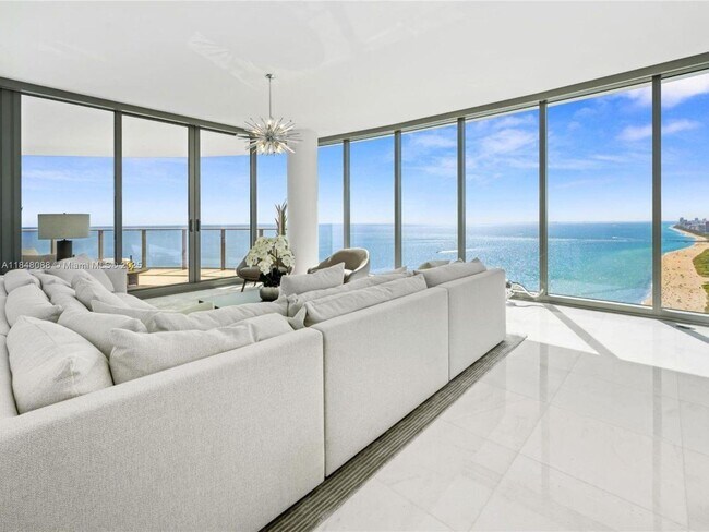 Building Photo - 15701 Collins Ave