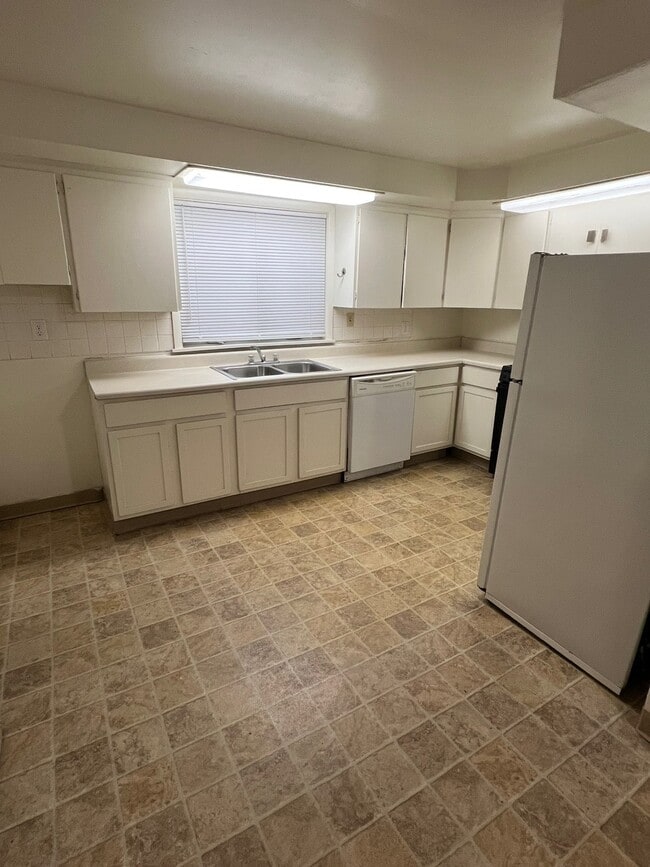 Foto del edificio - 1013 Dryden Rd