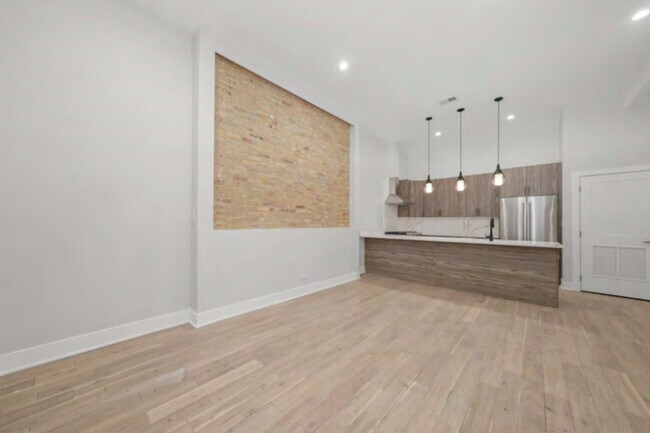 Sala de estar - 64 E Cedar St
