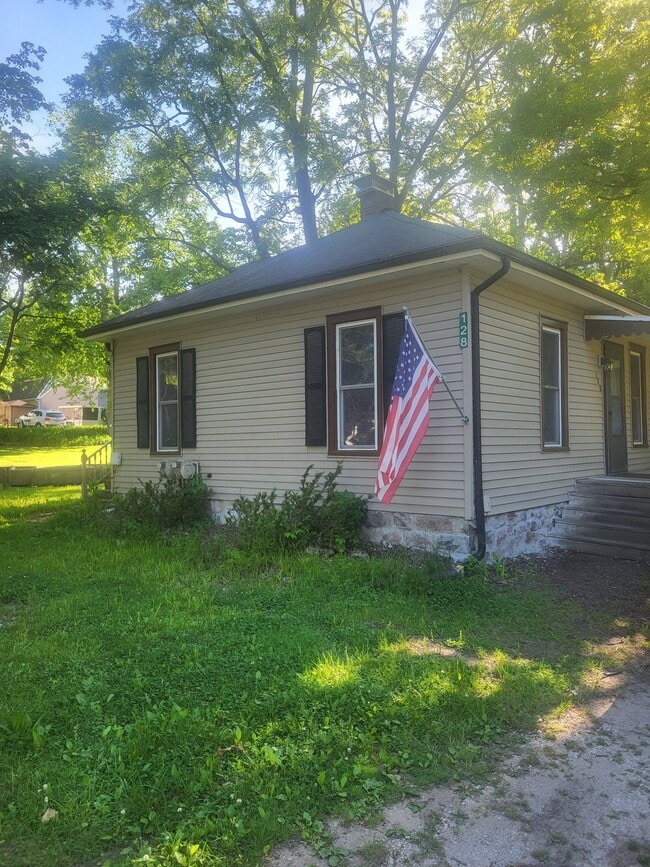 Building Photo - 128 East St
