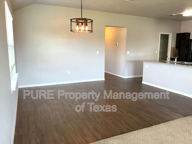 Foto del edificio - 12040 Riparian Rd