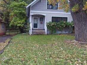 Building Photo - 582 State St