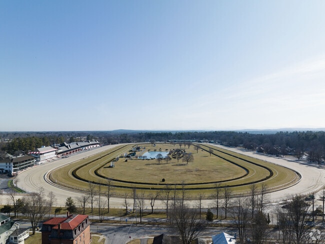 Dramatic and Historical Races await you at the Saratoga Race Course