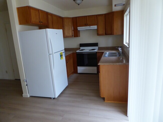 Foto del edificio - 246 Ellwood Beach Dr