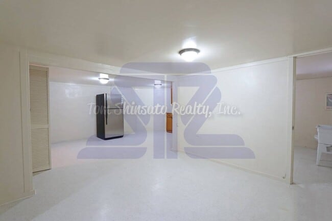 Building Photo - 1095