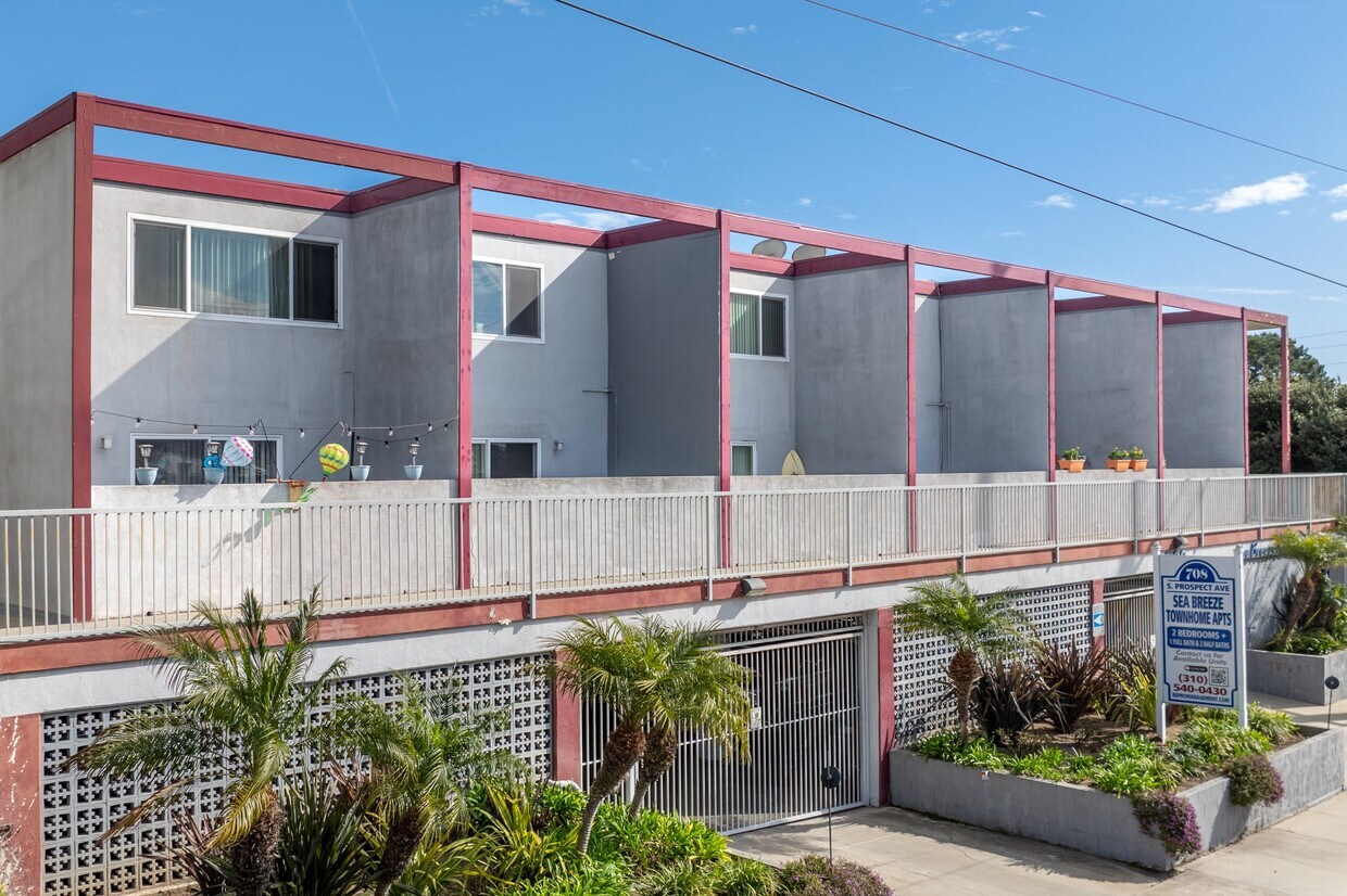 Primary Photo - Sea Breeze Townhome Apartments