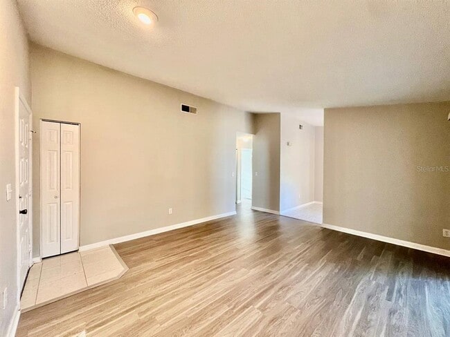 Building Photo - 1219 Mohrlake Dr