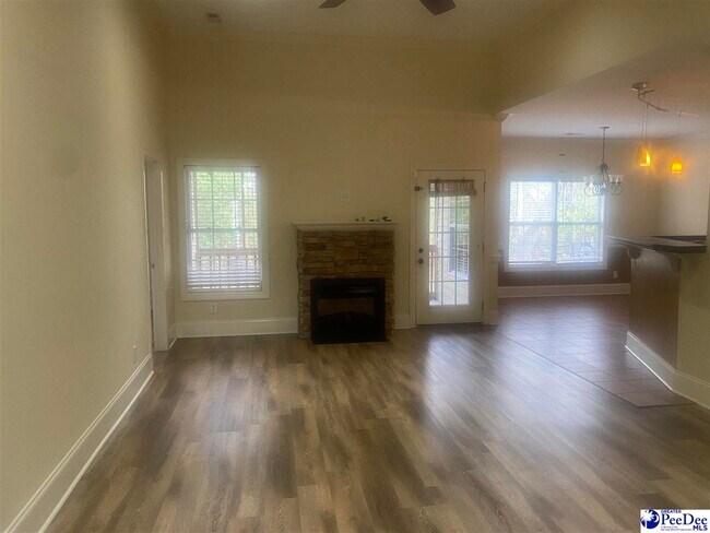 Building Photo - 424 Sterling Dr