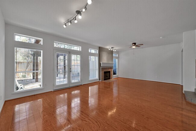 Foto del edificio - 115 E Greenhill Terrace Pl