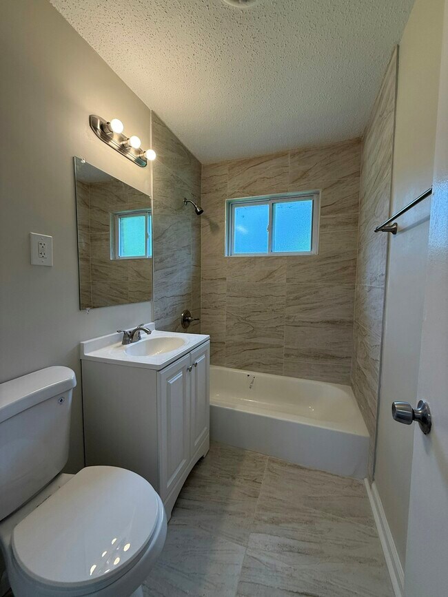 Foto del edificio - 4277 Falcon Cove