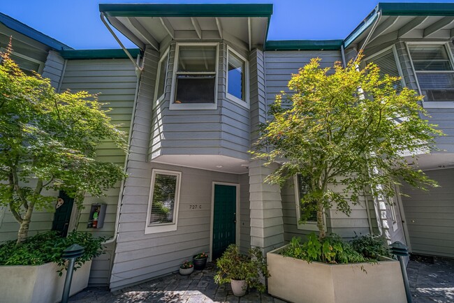 Building Photo - 727 Loma Verde Avenue, Unit C