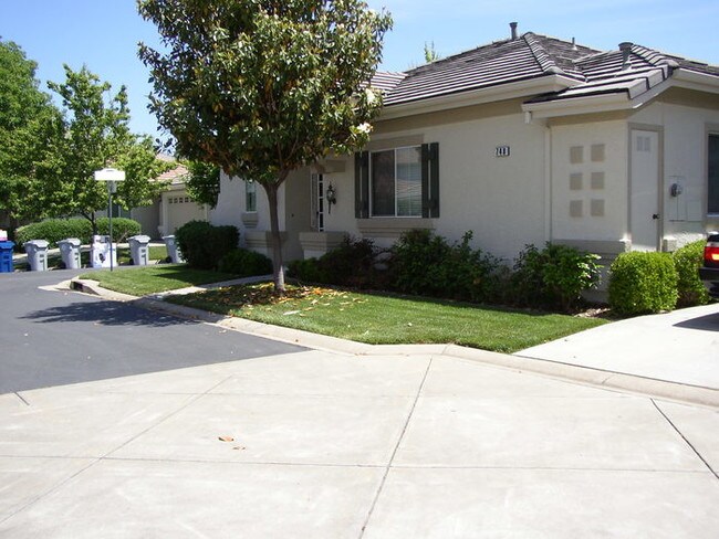 Building Photo - 748 Mulbarton Ct