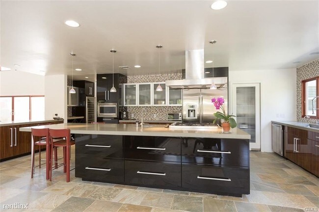 Foto del edificio - 7 br, 8 bath House - 160 S Belleza Ln
