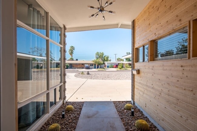 Photo - 1801 N Bridalwreath St (Tempe, AZ) House