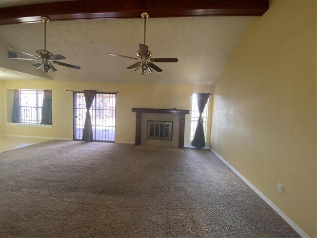 Building Photo - 1123 River Rock Dr