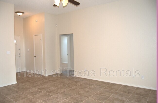 Building Photo - 110 Wolf Ln