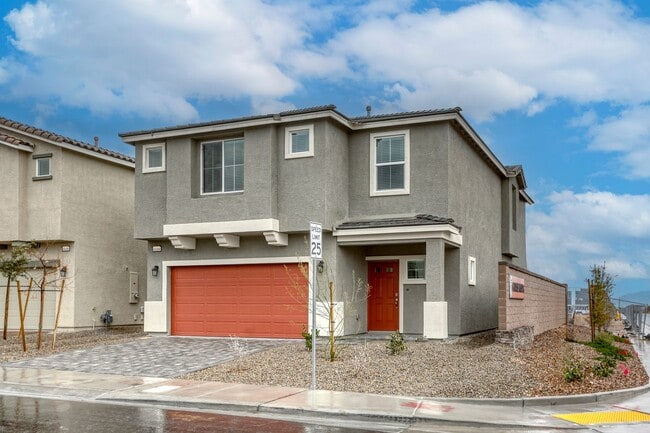 Building Photo - Beautiful 5 Bed / 3 Bath Home Near Everyth...