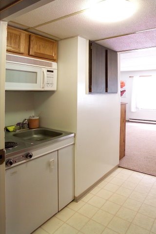 Kitchen - Corporate Manor Apartments