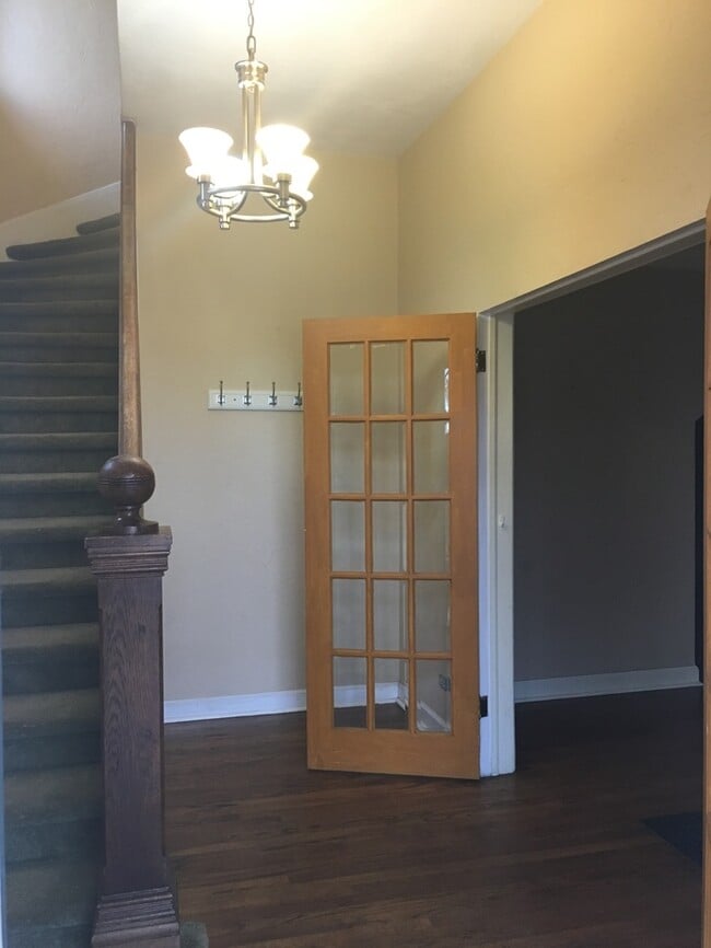 Building Photo - Amazing 3 Bed Home in Villa Park