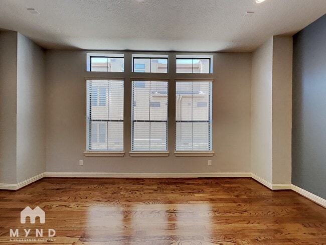 Building Photo - 5213 Eigel St